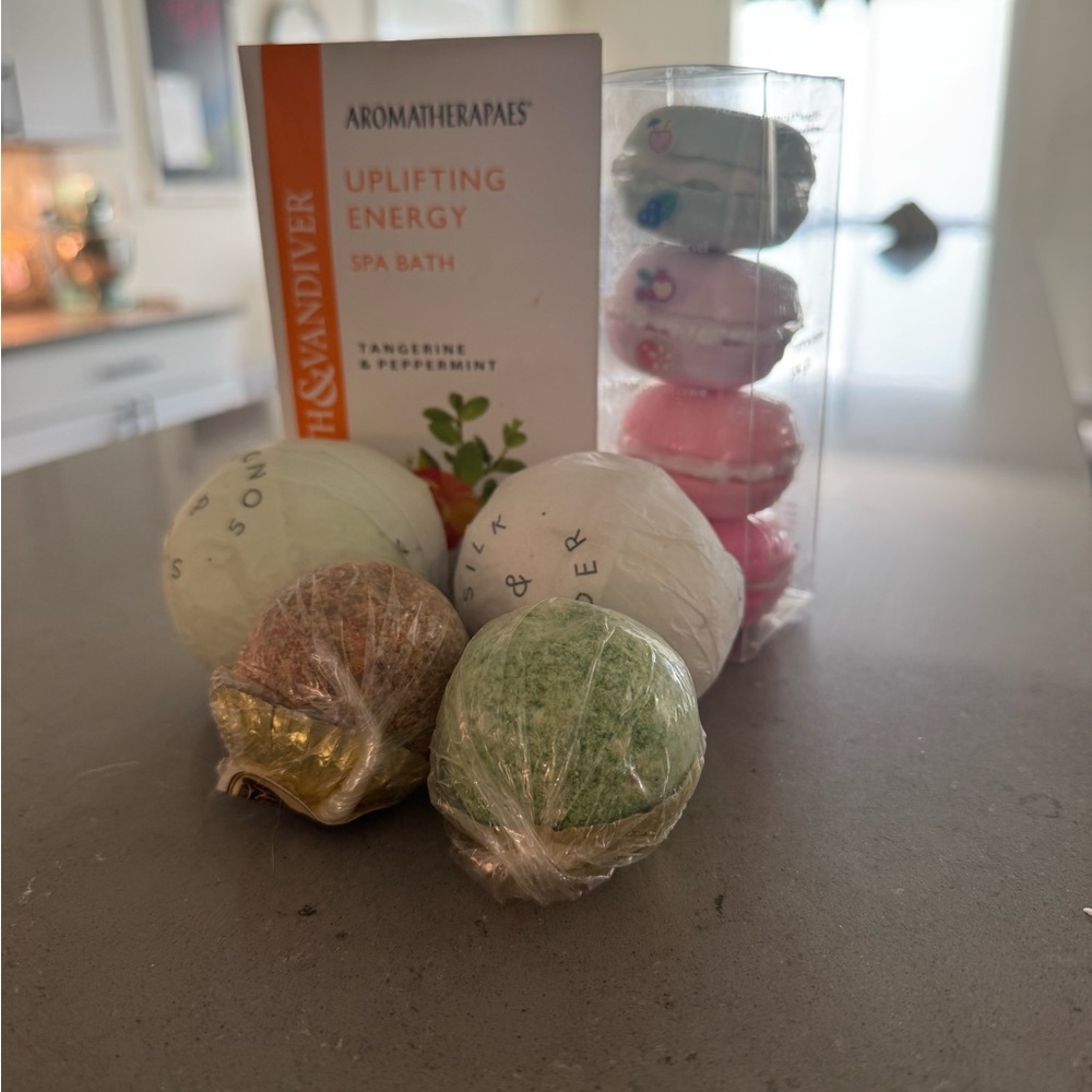 Bath Bomb & Spa Gift Set – Aromatherapy, Macaron Bombs, & More 🛁✨